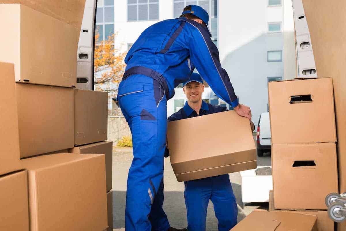 When Is It Time to Hire Professional Movers?