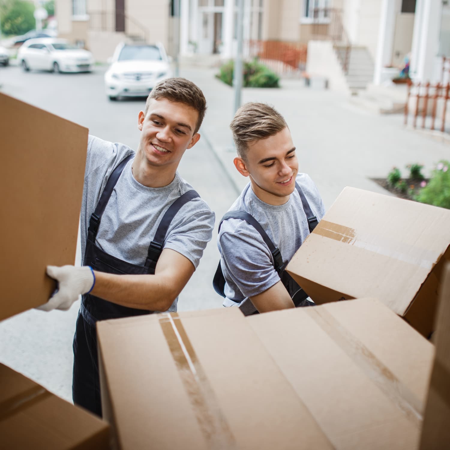 How Much Does Hiring Full-Service Moving Companies Cost?
